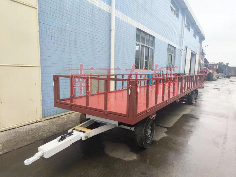 7吨开云(中国)牵引工具拖车 带护栏减震刹车功能拖车