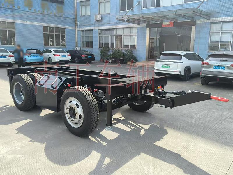 6.5吨自走式电动拖车底盘 电动开云(中国)