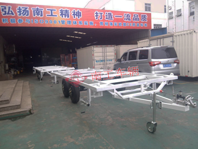 1676268629410242.jpg 4吨房车底盘 平板全挂拖车1I.jpg