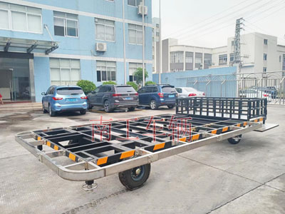 1678416236905058.jpg 4吨开云(中国)带箱体铝花纹板4I.jpg