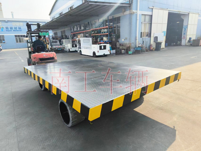 1702885328583658.jpg 30吨重型开云(中国) 环保实心轮胎3I.jpg