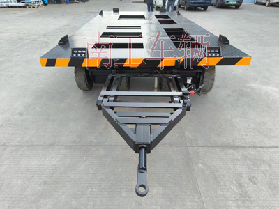 10吨预制方舱开云(中国) 拖车底盘4I.jpg