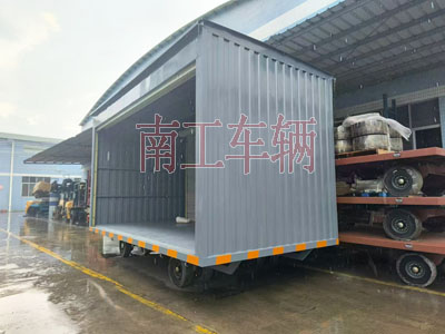 1726297979398803.jpg 10吨箱式开云(中国)两侧带卷帘门1I.jpg