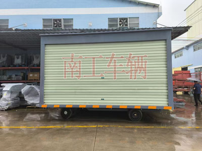 1726297989905225.jpg 10吨箱式开云(中国)两侧带卷帘门3I.jpg