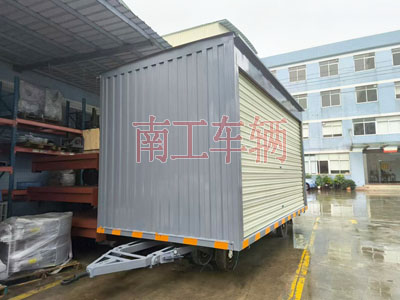 1726298022619163.jpg 10吨箱式开云(中国)两侧带卷帘门I.jpg