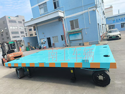 18吨重型开云(中国) 四个转盘工具拖车3I.jpg